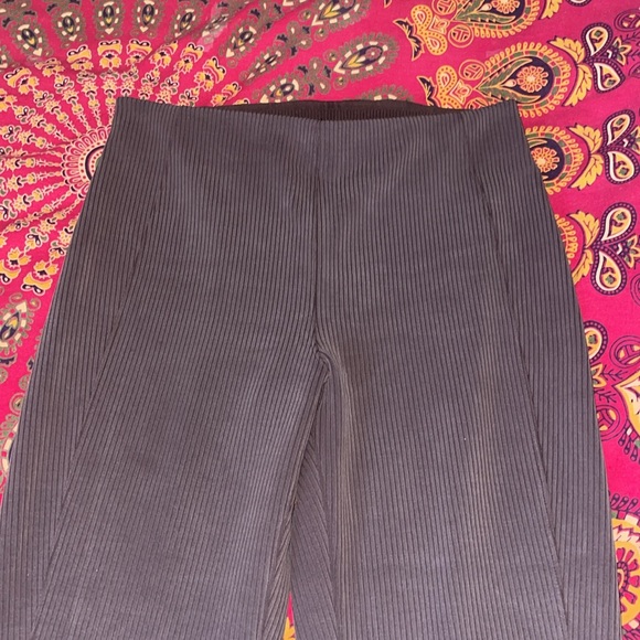 Lululemon NEW ribbed soft streme zipped leg cropped pant sz 8 🤎 - Picture 11 of 13